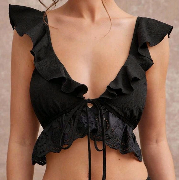 Elegant Tie Front Ruffle Eyelet Beach Vacation Cropped Top, Beach Vacation Outfi - Picture 1 of 4